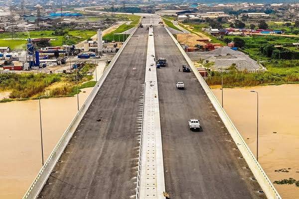 FG orders closure of 2nd Niger Bridge from January 15 as construction work resumes
